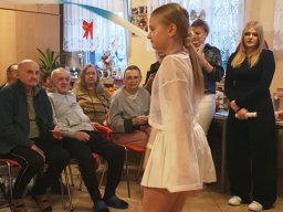 Rozdanie paczek mieszkańcom Bytomskiego Centrum Wsparcia, 23.12.2025
